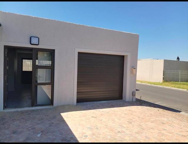 3 BEDROOM PROPERTY TO RENT IN PEERLESS PARK NORTH